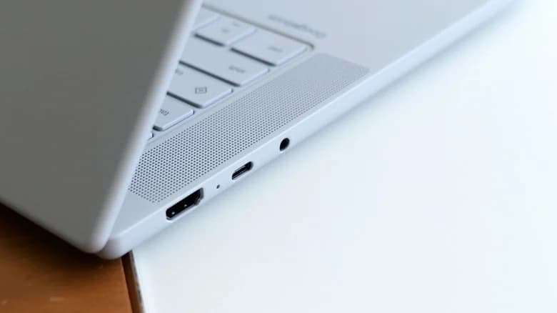 Engadget "Lenovo Googlebook 15" noutbukunu sınaqdan keçirib: 10 baldan 7,9 alıb
