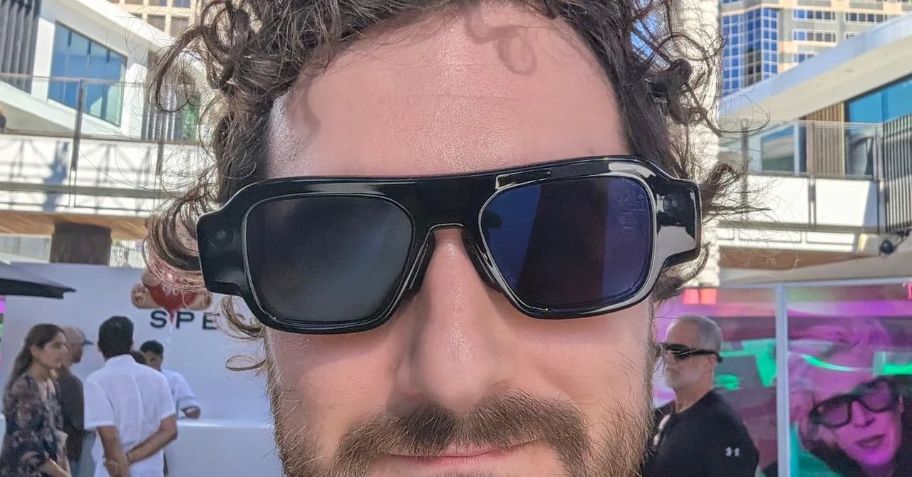"Wired" "Snap"in 2195 dollarlıq "Specs" AR eynəklərini sınaqdan keçirib