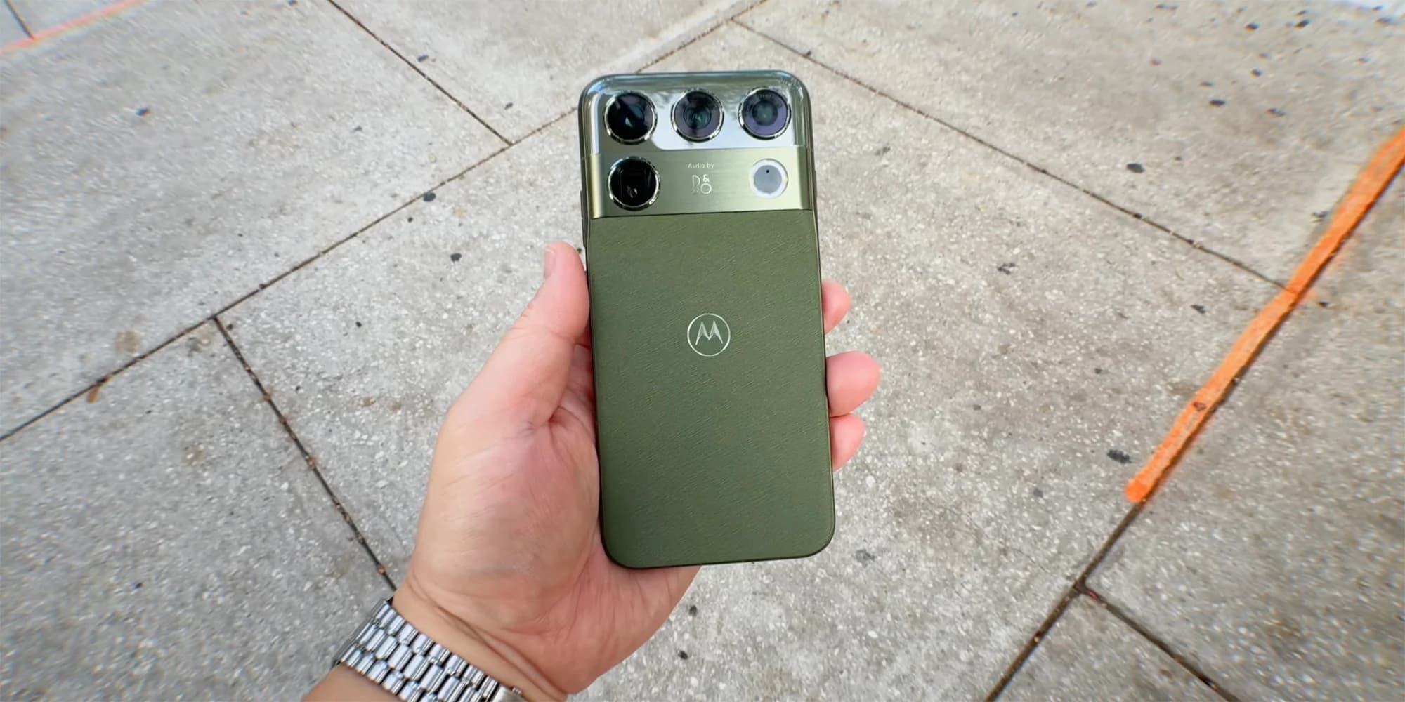 "Motorola Signature 27"nin xüsusiyyətləri təqdimatdan əvvəl üzə çıxıb